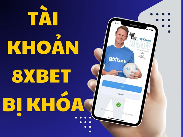 Biểu tượng khóa trên màn hình điện thoại hiển thị tài khoản bị khóa trên 8xbet.